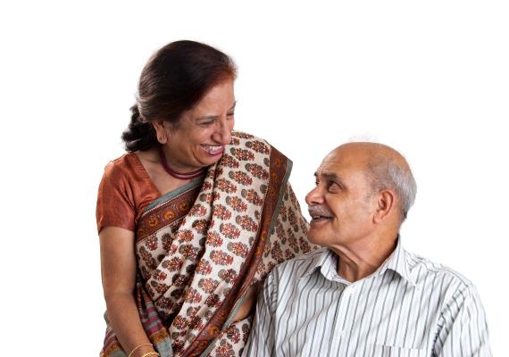Pareja india sonriendo